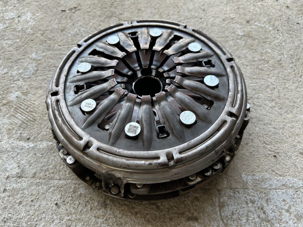 Problemy ze sprzęgłem w skrzyniach DCT Kia i Hyundai